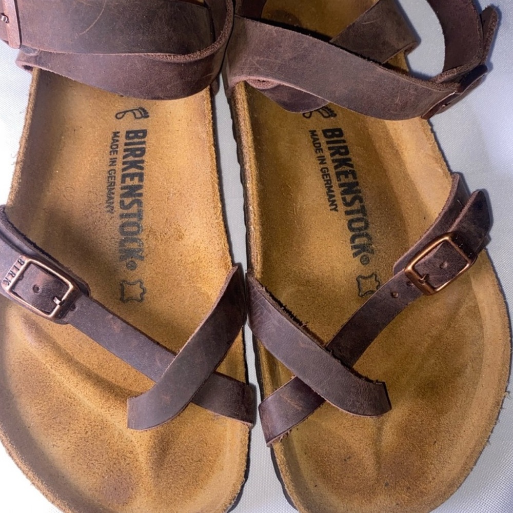 Birkenstock Women's Yara Oiled Leather Sandals - Dark Brown Worn Once